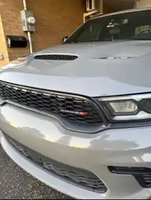Dodge propre après le nettoyage extérieur